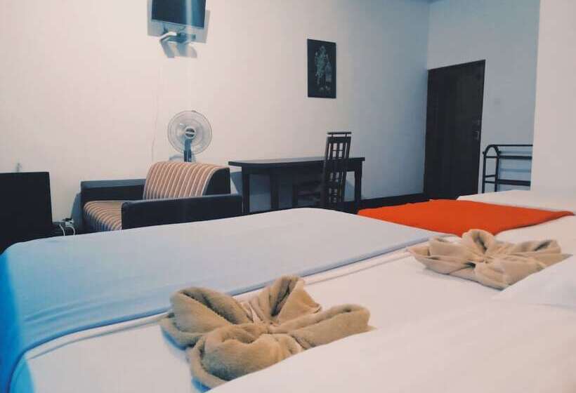 Pensjonat Monarch Ella