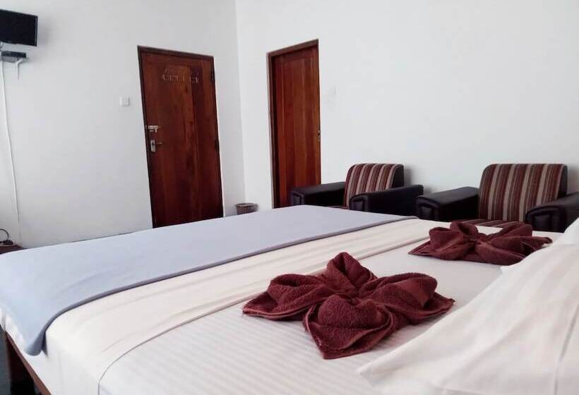 Pensjonat Monarch Ella