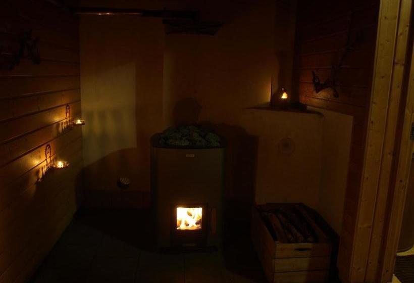 فندق صغير Koirasalmen Luontotupa