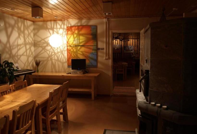 فندق صغير Koirasalmen Luontotupa