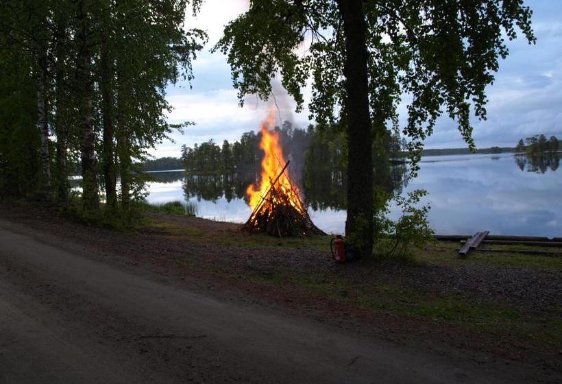 فندق صغير Koirasalmen Luontotupa