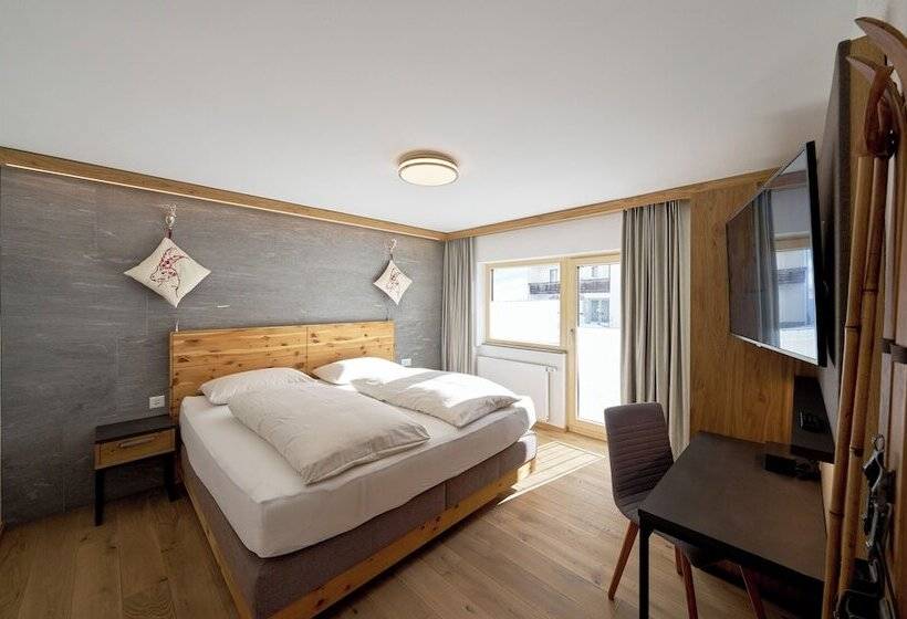 Aparthotel Grischuna