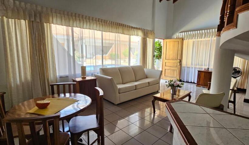 Apartotel Obelisco San José Aeropuerto