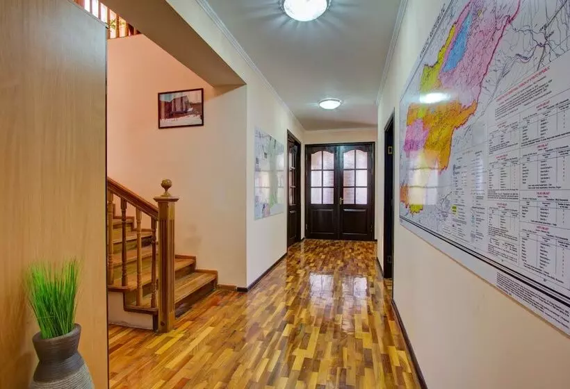 پانسیون Centre Hostel