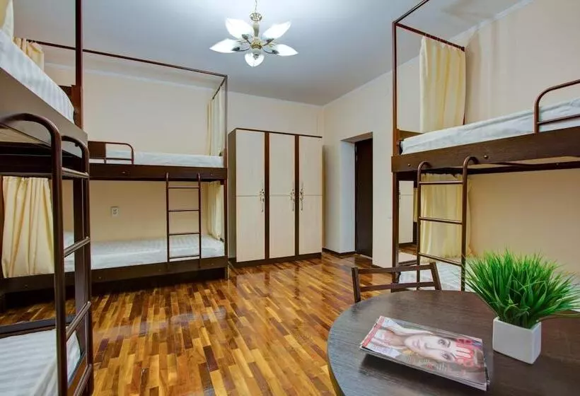 پانسیون Centre Hostel