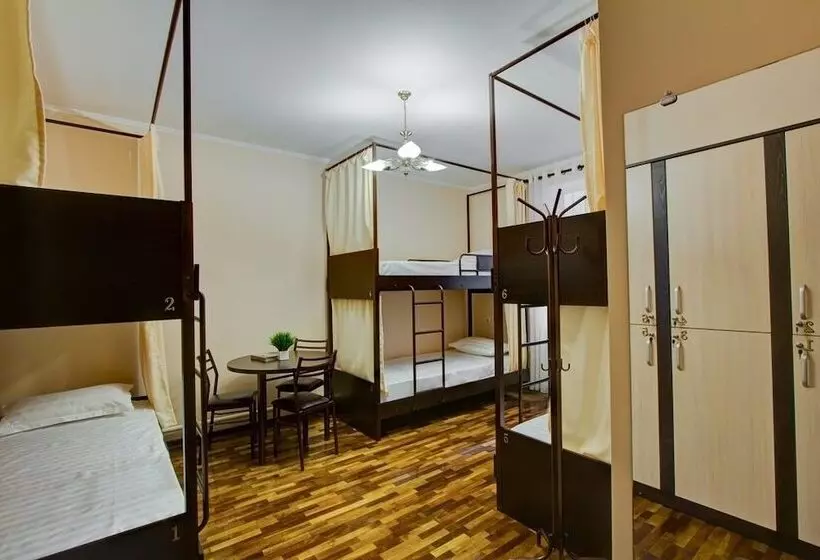 پانسیون Centre Hostel