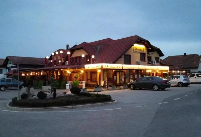 پانسیون Motel Majolka