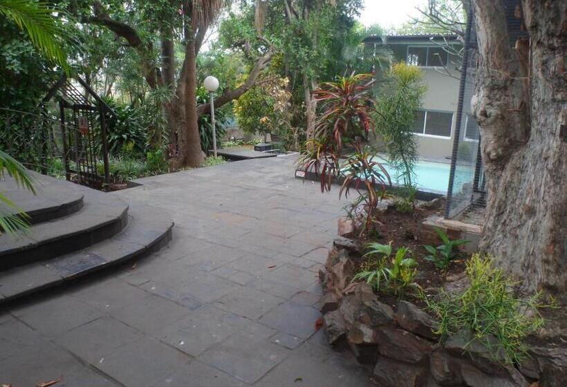 Пансион Laletsa Lodge