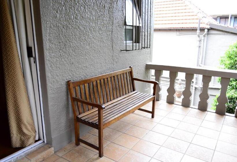 膳宿费 Laletsa Lodge