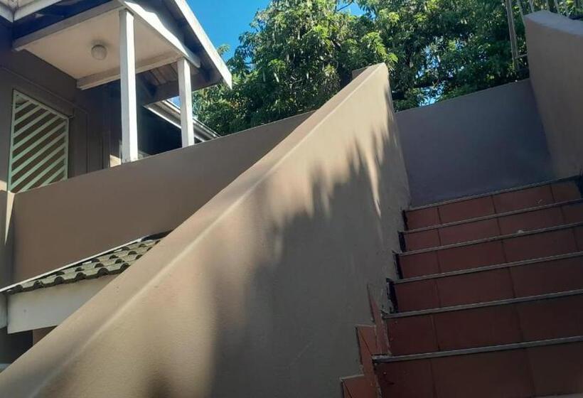 膳宿费 Laletsa Lodge