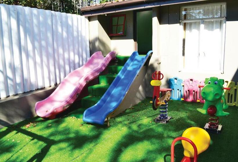 بنسيون Laletsa Lodge