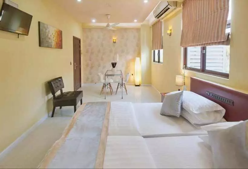 پانسیون Lonuveli