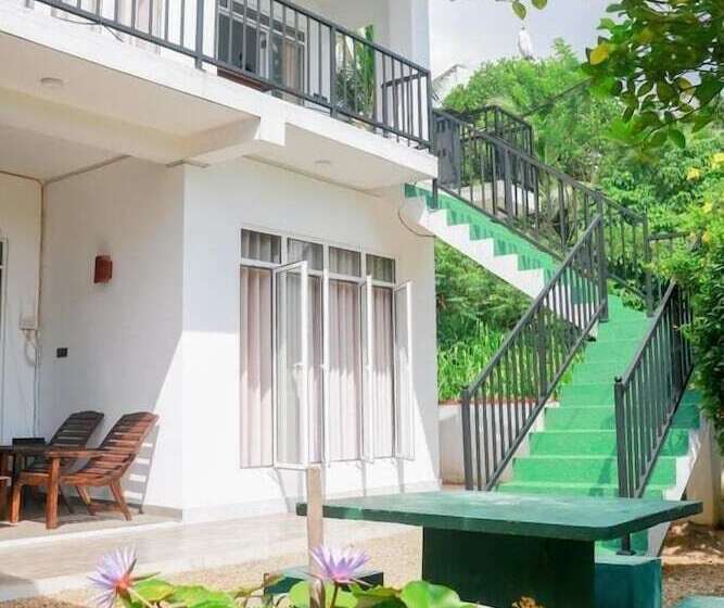 פנסיון Villa Serenity Jayavikumgama