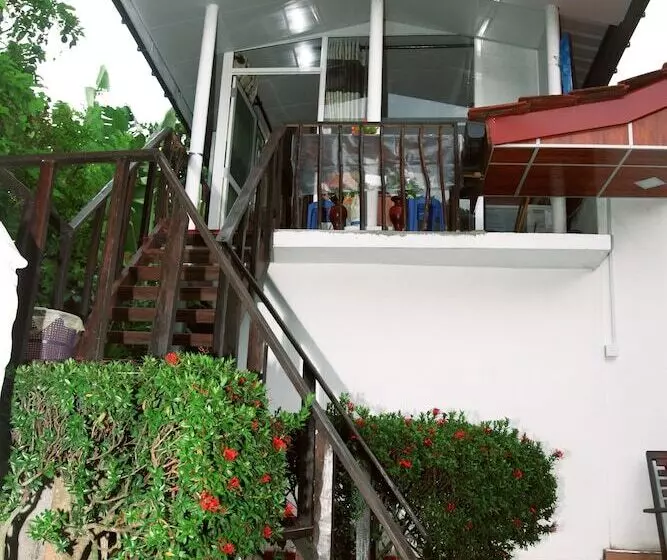 ペンション Villa Serenity   Jayavikumgama