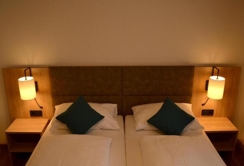 فندق صغير Gasthof Kranerwirt