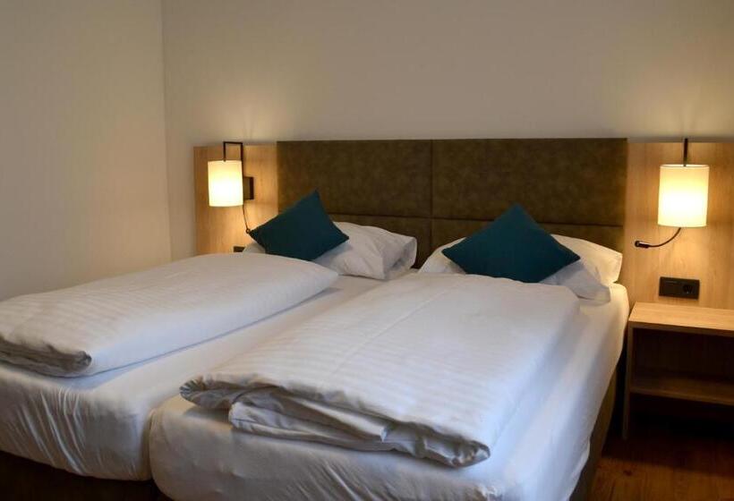 فندق صغير Gasthof Kranerwirt