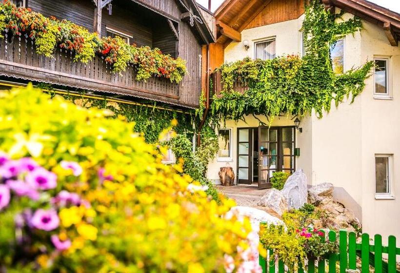 فندق صغير Gasthof Kranerwirt