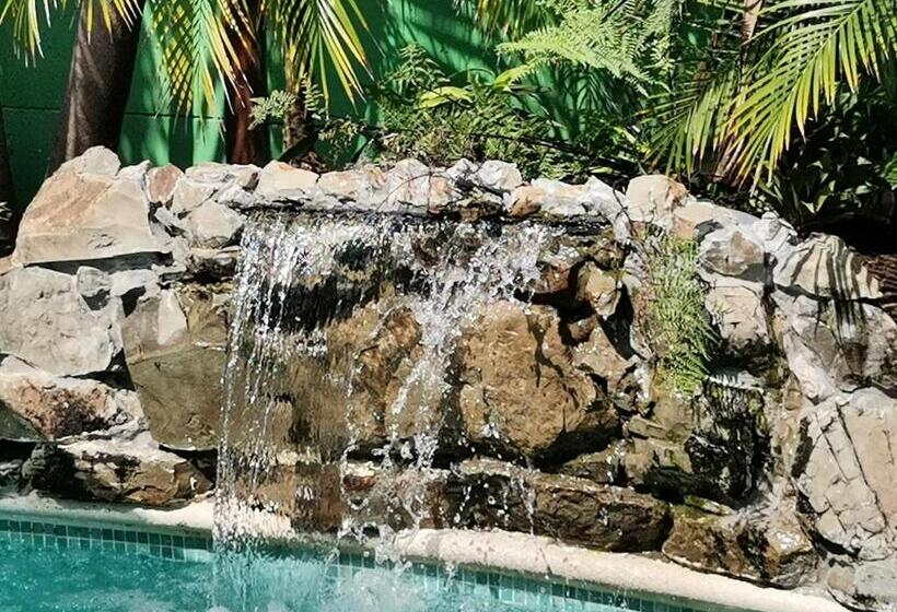 ペンション Hostel Antorchas