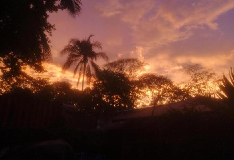 ペンション Hostel Antorchas