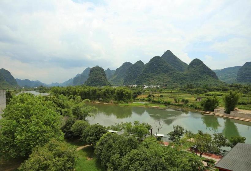 פנסיון Pier Encounter Inn