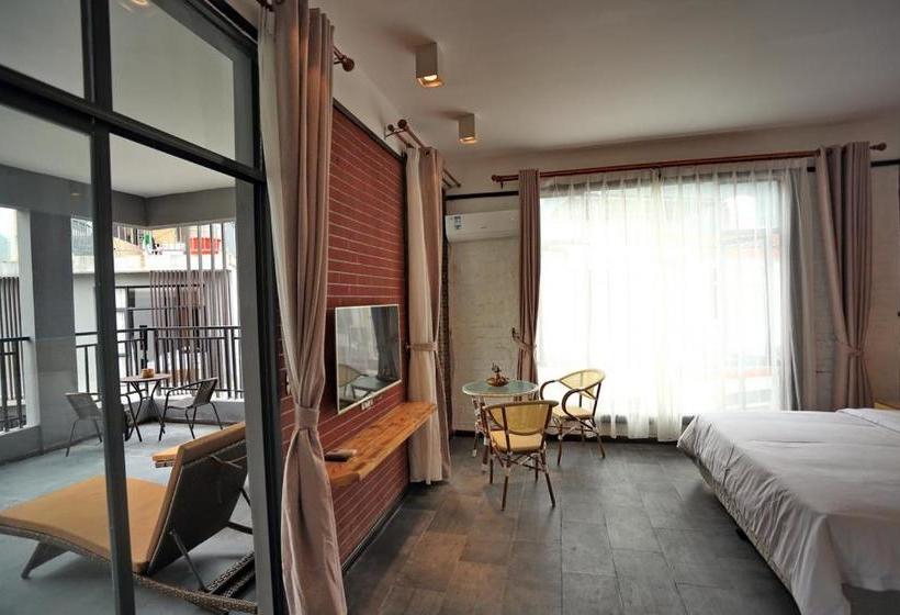 פנסיון Pier Encounter Inn