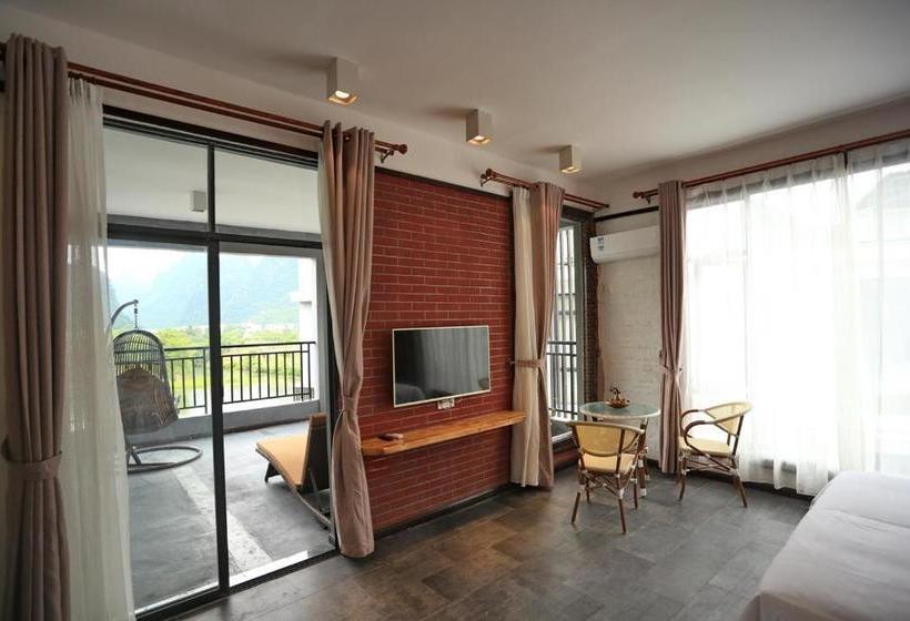 פנסיון Pier Encounter Inn