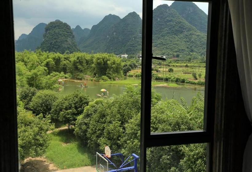 פנסיון Pier Encounter Inn