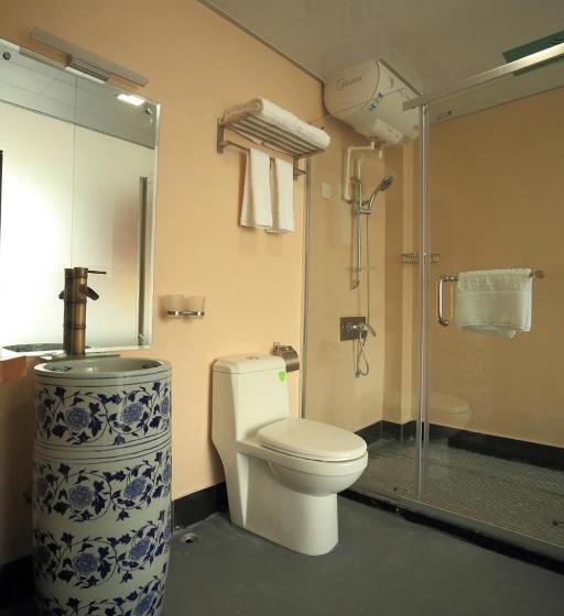 פנסיון Pier Encounter Inn