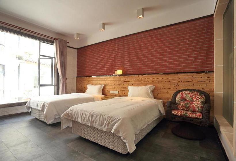 פנסיון Pier Encounter Inn