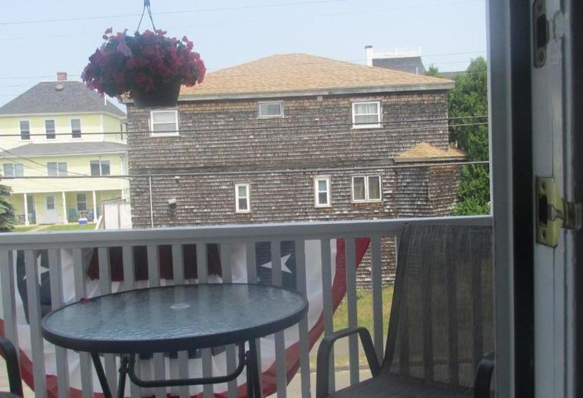 旅馆 The Lynwood Inn