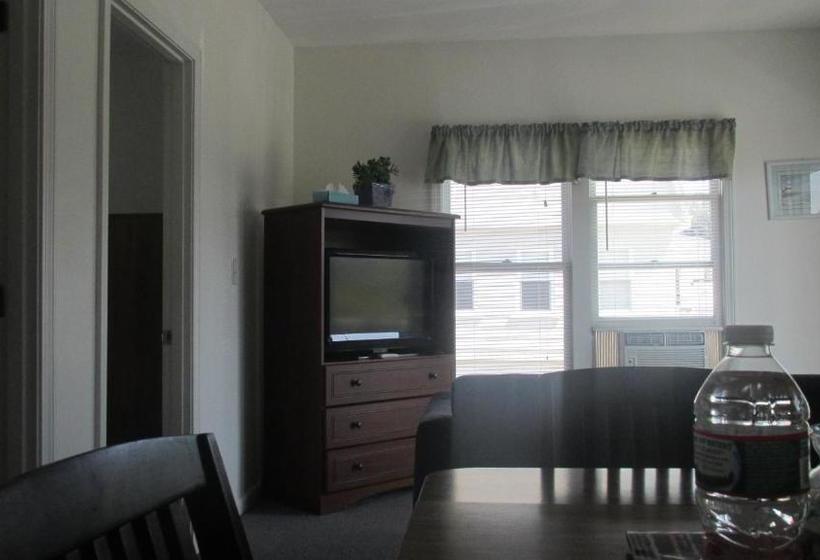 旅馆 The Lynwood Inn