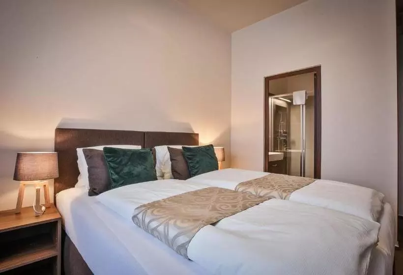 Hardy   Cognac & Pension