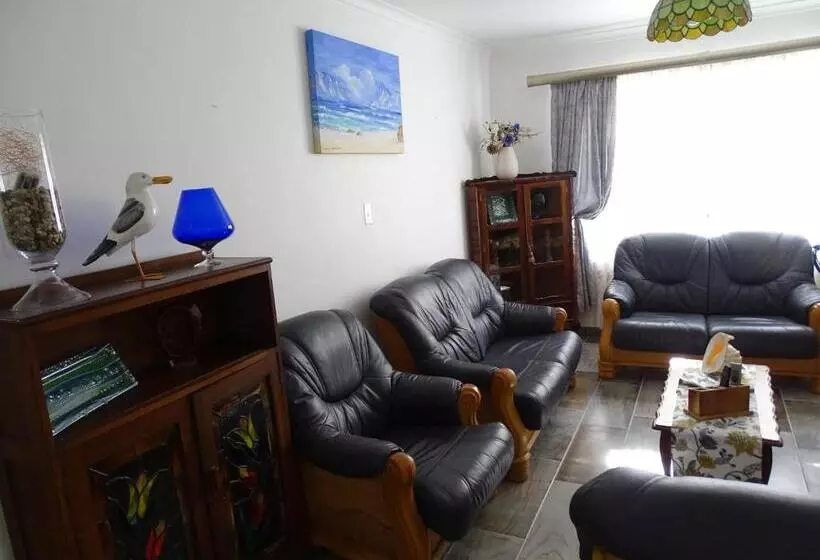 Majatalo Big Skies Guesthouse