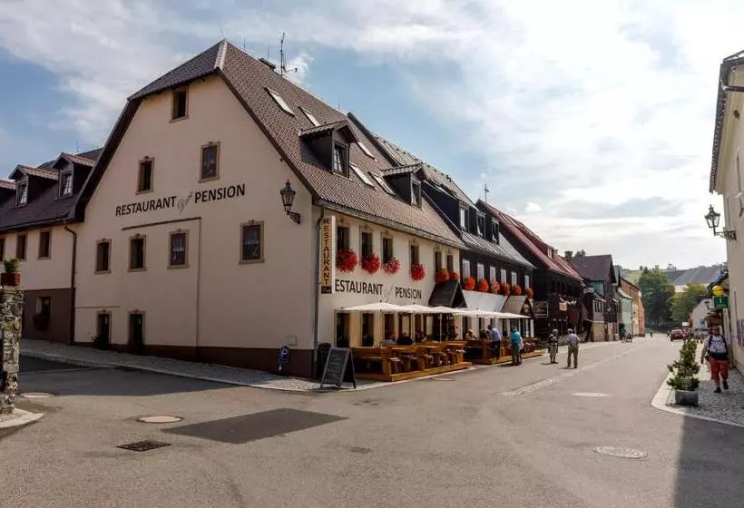 Majatalo Penzion A Apartmány Daro