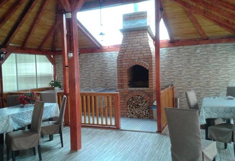 پانسیون Vila Adriano