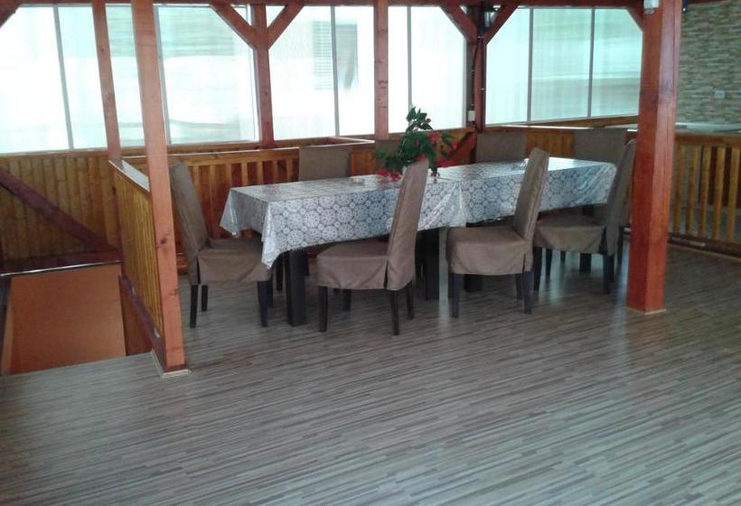 پانسیون Vila Adriano