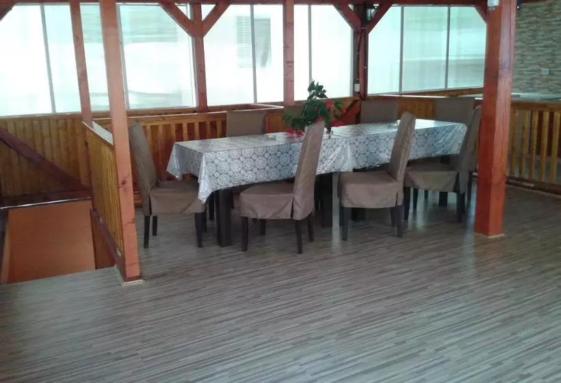 Majatalo Vila Adriano