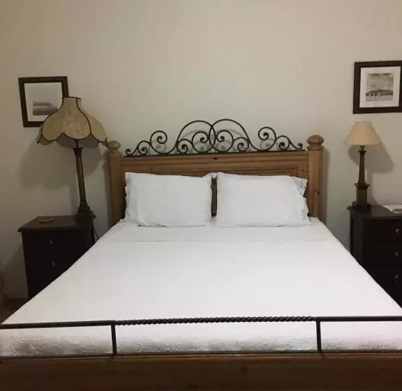 ペンション Villa Serena Bed & Breakfast