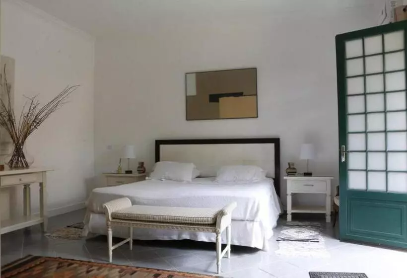 ペンション Villa Serena Bed & Breakfast