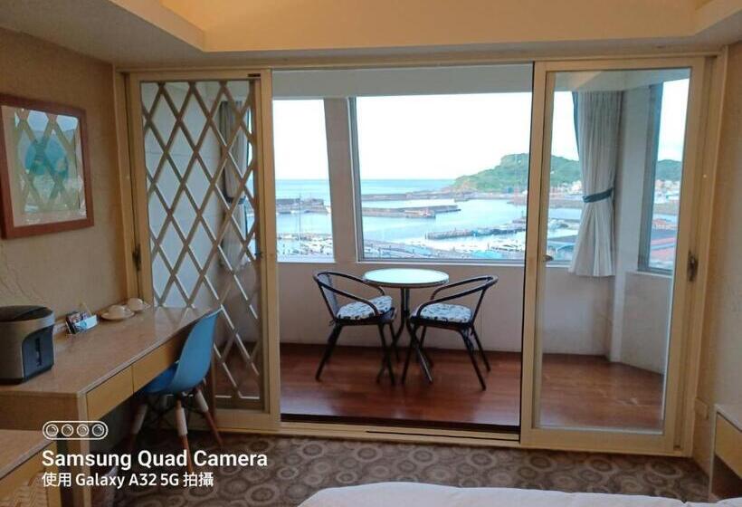 هاستل Blue Ocean