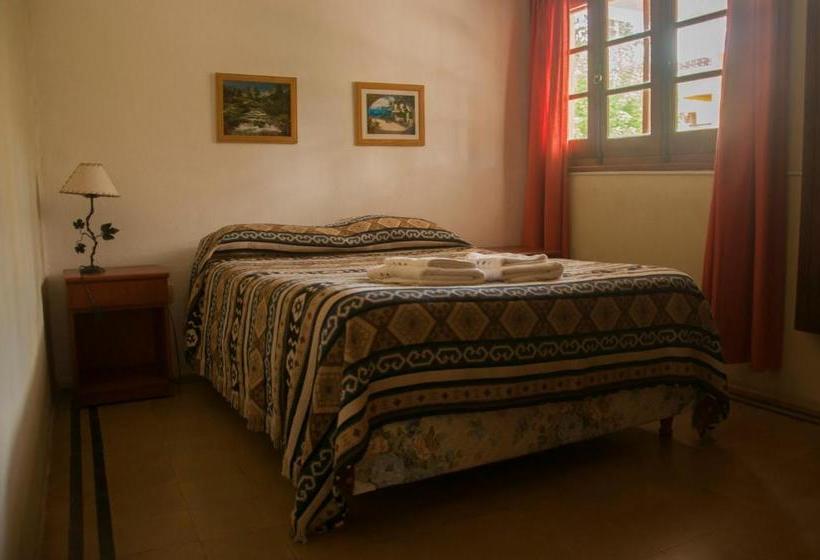 Hostel Hostería La Pergola