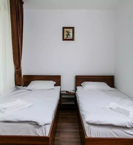 Majatalo бялата къща