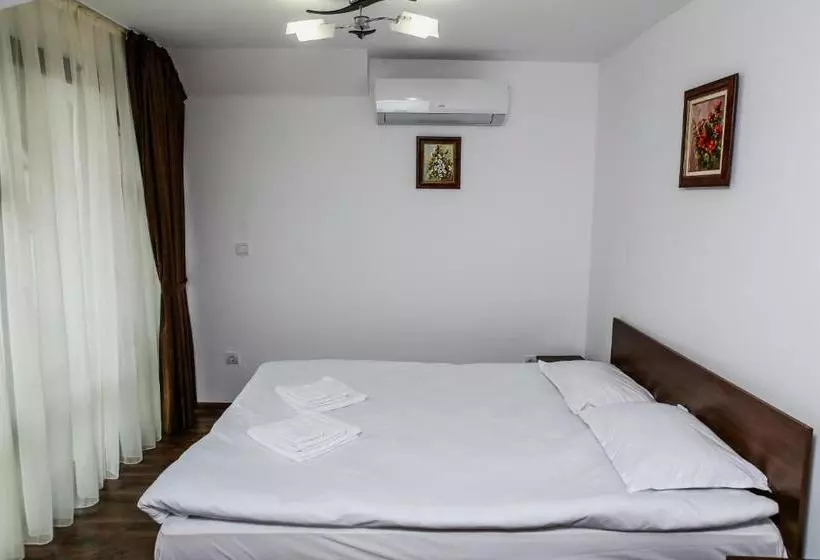 Majatalo бялата къща