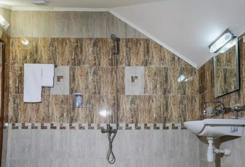 Majatalo бялата къща