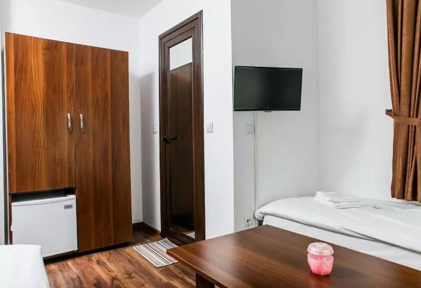 Majatalo бялата къща