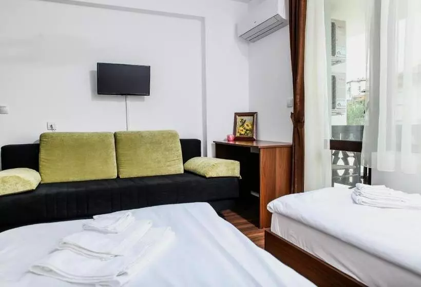 Majatalo бялата къща