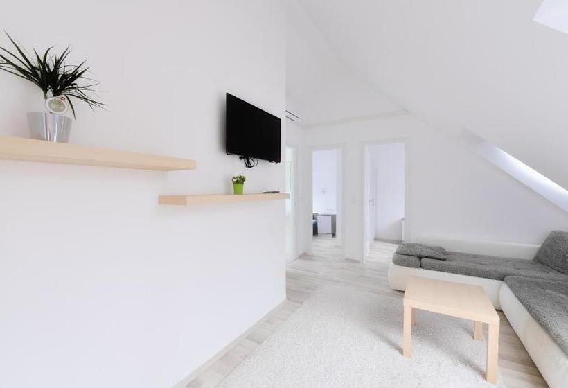 膳宿费 Oliver Inn