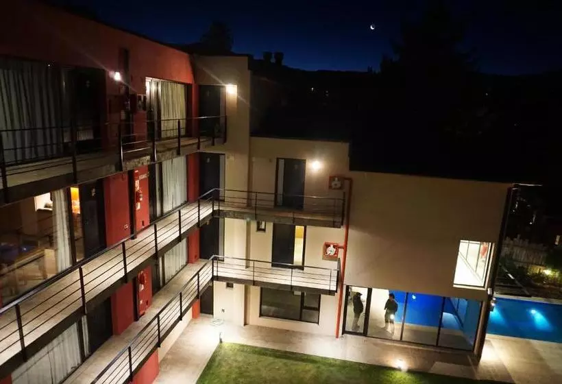El Oasis Apart