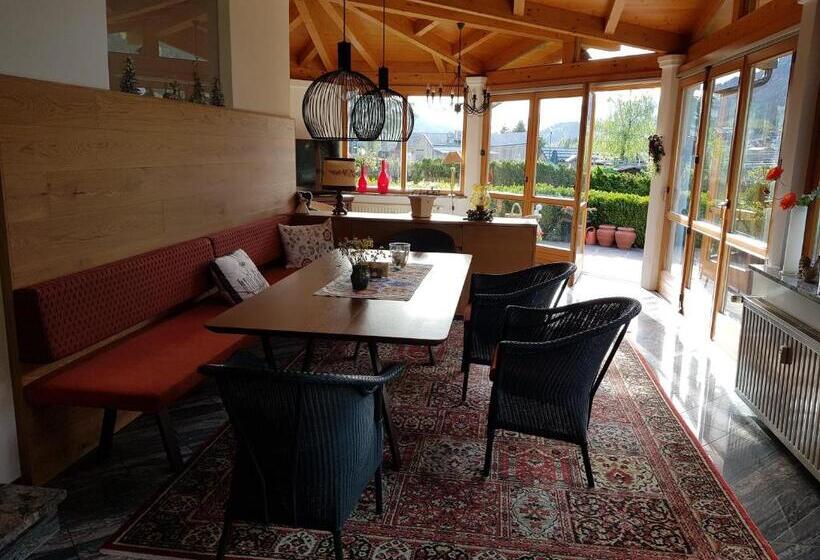 פנסיון Carinthia