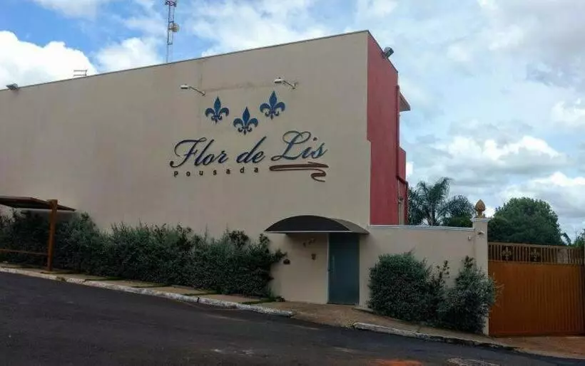 پانسیون Pousada Flor De Lis